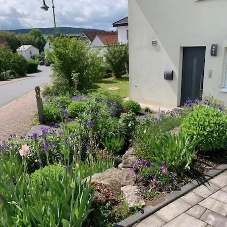 Charmante Mit Eigenem Garten In Der Nähe Würzburg *